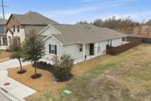 203 Stinchcomb Rd, Hutto, TX 78634 - Photo 3