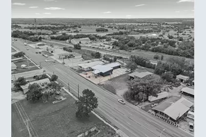 759 W Austin Street, Giddings, TX 78942 - Photo 5