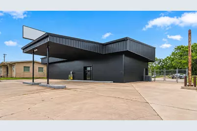 759 W Austin Street, Giddings, TX 78942 - Photo 3
