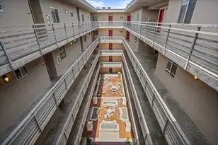 711 W 26th St, Austin, TX 78705 - Photo 17