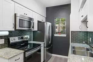 203 E 31st St, Austin, TX 78705 - Photo 9