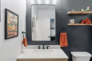 203 E 31st St, Austin, TX 78705 - Photo 23