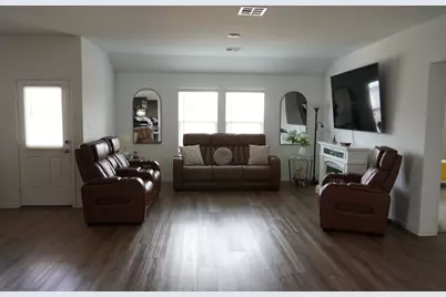 231 Milliner Loop, Hutto, TX 78634 - Photo 7