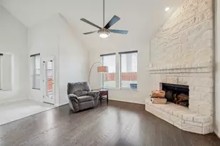 405 Farm Creek Dr, Hutto, TX 78634 - Photo 3