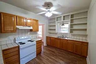 606 Mesquite St, Bastrop, TX 78602 - Photo 7