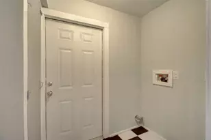 501 Burleson St, Smithville, TX 78957 - Photo 35