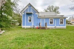501 Burleson St, Smithville, TX 78957 - Photo 17