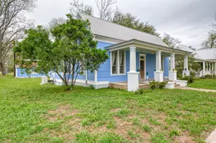 501 Burleson St, Smithville, TX 78957 - Photo 25