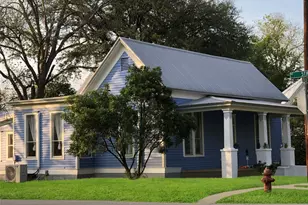 501 Burleson St, Smithville, TX 78957 - Photo 1