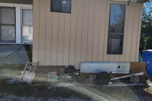 502 W 4th St, Taylor, TX 76574 - Photo 23