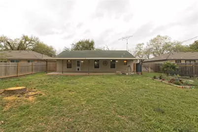 1102 Fowzer Street E, Taylor, TX 76574 - Photo 21