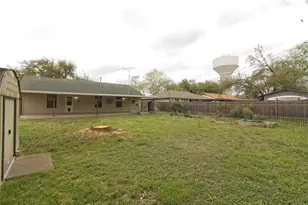 1102 Fowzer Street E, Taylor, TX 76574 - Photo 25
