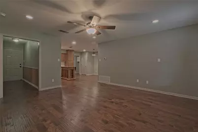 1102 Fowzer Street E, Taylor, TX 76574 - Photo 5