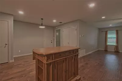 1102 Fowzer Street E, Taylor, TX 76574 - Photo 11