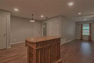 1102 Fowzer Street E, Taylor, TX 76574 - Photo 11