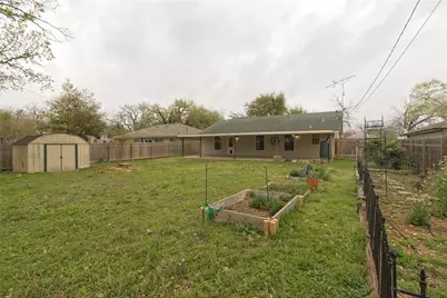 1102 Fowzer Street E, Taylor, TX 76574 - Photo 23