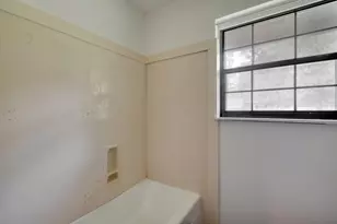 927 E Walnut St, La Grange, TX 78945 - Photo 27