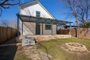 2921 E 14th St, Austin, TX 78702 - Photo 15