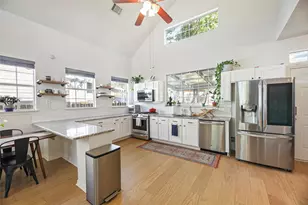 2921 E 14th St, Austin, TX 78702 - Photo 5