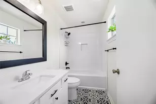 2921 E 14th St, Austin, TX 78702 - Photo 11