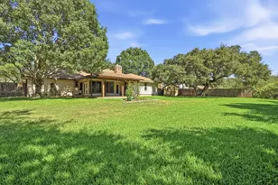 810 Pine Siskin Dr, Buda, TX 78610 - Photo 35
