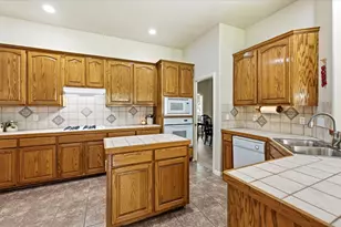 16632 Malaga Hills Dr, Round Rock, TX 78681 - Photo 19