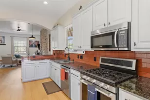 2931 E Martin Luther King Jr Blvd, Austin, TX 78702 - Photo 11