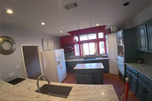 119 Briarwood Ln, Elgin, TX 78621 - Photo 9