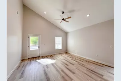 817 5th Street, Lockhart, TX 78644 - Photo 3