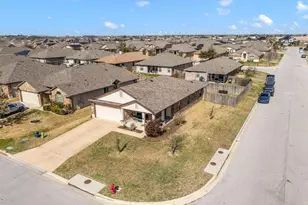 137 Hematite Ln, Jarrell, TX 76537 - Photo 3