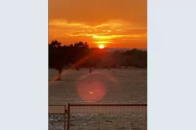 19348 N US Highway 281 Highway, Lampasas, TX 76550 - Photo 37