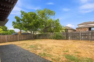 102 Chestnut Ct, Georgetown, TX 78633 - Photo 37