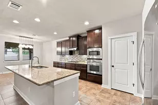 102 Chestnut Ct, Georgetown, TX 78633 - Photo 13