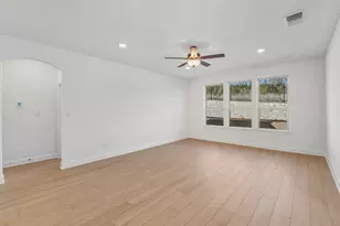 6921 Cliff Rose Dr, Spicewood, TX 78669 - Photo 9