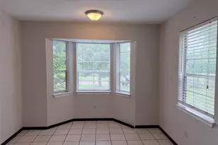 570 W Keanahalululu Ln, Bastrop, TX 78602 - Photo 5