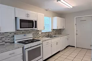570 W Keanahalululu Ln, Bastrop, TX 78602 - Photo 7
