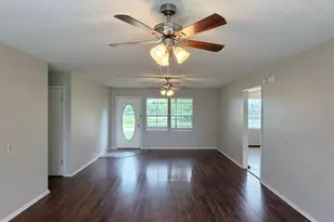 570 W Keanahalululu Ln, Bastrop, TX 78602 - Photo 3