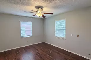 570 W Keanahalululu Ln, Bastrop, TX 78602 - Photo 11