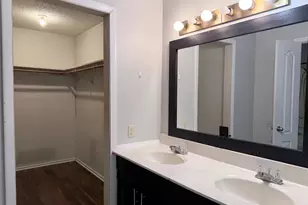 570 W Keanahalululu Ln, Bastrop, TX 78602 - Photo 13