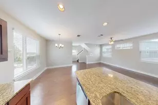 2021 Geniveive Ln, Austin, TX 78741 - Photo 9