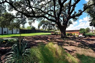 2021 Geniveive Ln, Austin, TX 78741 - Photo 33
