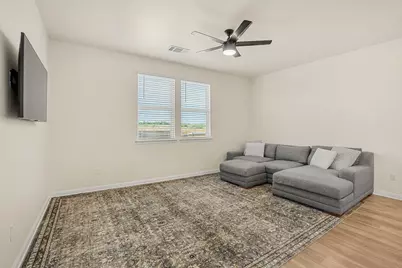 148 Hidalgo Lane, Elgin, TX 78621 - Photo 17
