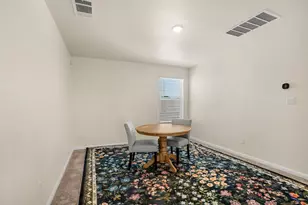 148 Hidalgo Ln, Elgin, TX 78621 - Photo 21