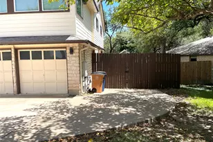 10431 Scotland Well Dr, Austin, TX 78750 - Photo 3