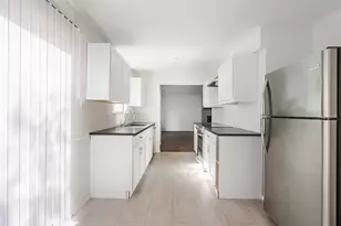 2106 Lamplight Village Cir, Austin, TX 78727 - Photo 7