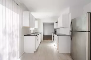 2106 Lamplight Village Cir, Austin, TX 78727 - Photo 7