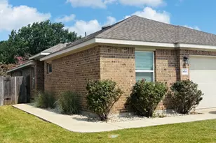 1410 Walden Pond Dr, Pflugerville, TX 78660 - Photo 1