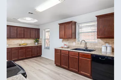 133 Lignite Drive, Jarrell, TX 76537 - Photo 7