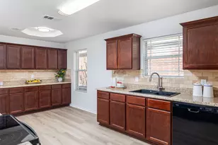 133 Lignite Dr, Jarrell, TX 76537 - Photo 7