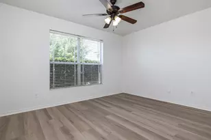 133 Lignite Dr, Jarrell, TX 76537 - Photo 17